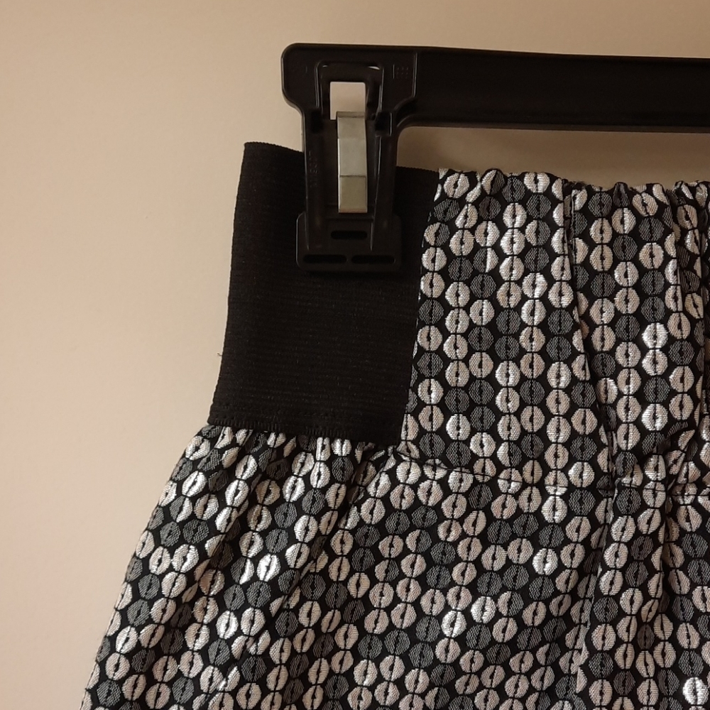 NWT, Aqua Black and Silver Metallic Skirt - Picture 3 of 9